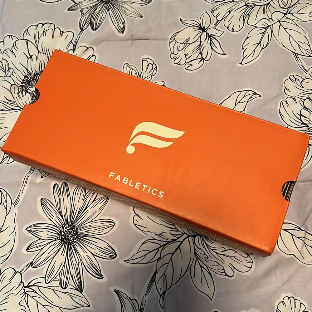 Fabletics Snug Slipper Size 7 - Picture 4 of 5